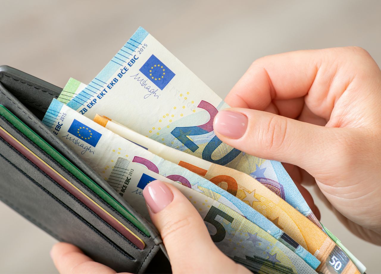 Read more about the article Über 1.000 Euro Bußgeld – so teuer kann ein Verkehrs­verstoß werden