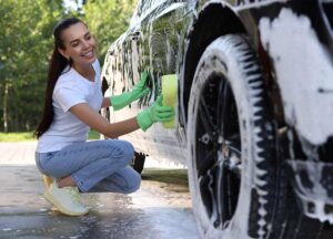 Read more about the article Darf man sein Auto zu Hause waschen?