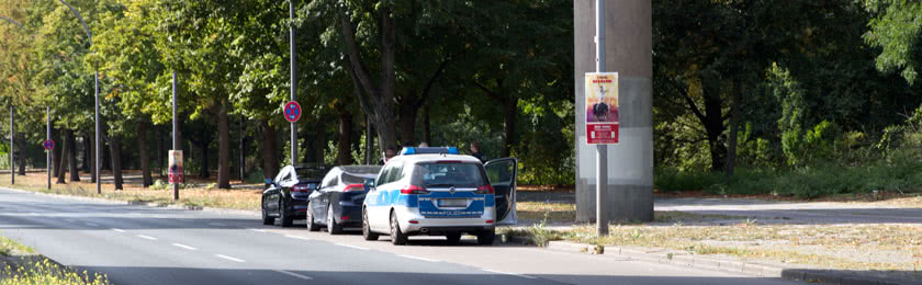 Bayrische Polizei hält zwei Fahrzeuge im Zuge des Blitzermarathons an