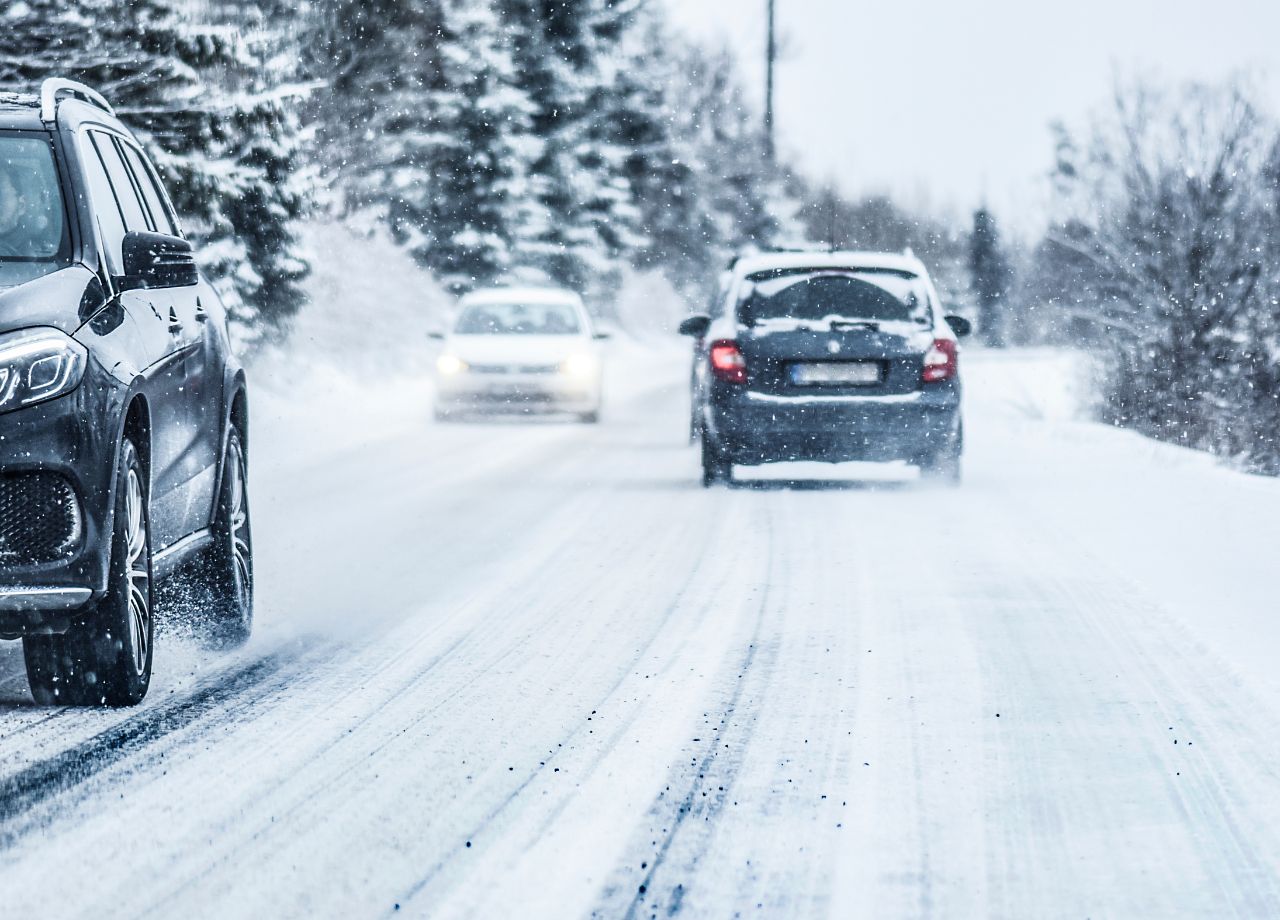 Mit dem Auto in den Winterurlaub: Diese drei Dinge sollten an Bord sein