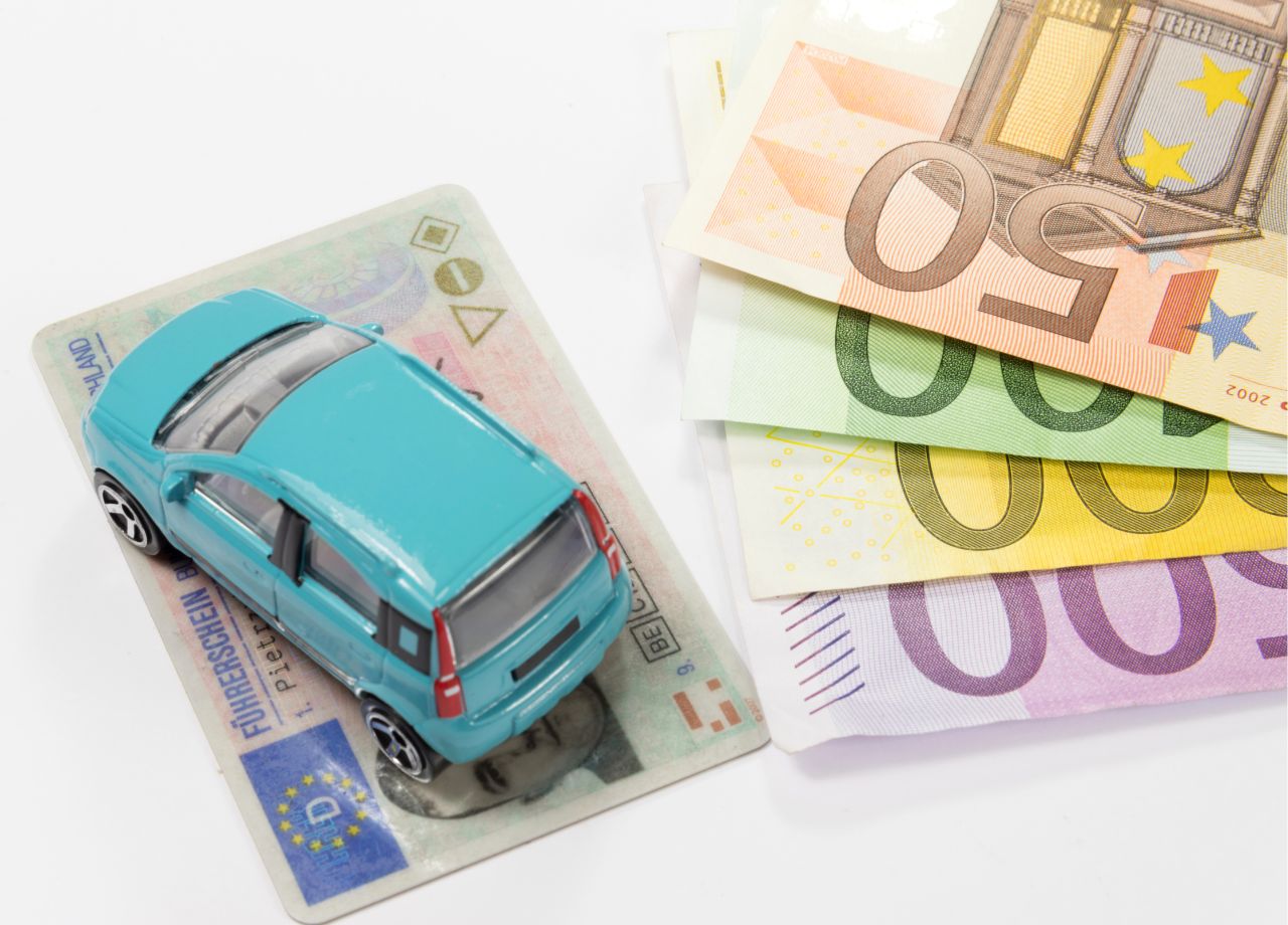Read more about the article Rekord­kosten beim Führer­schein: Wenn der „Lappen“ unbezahlbar wird