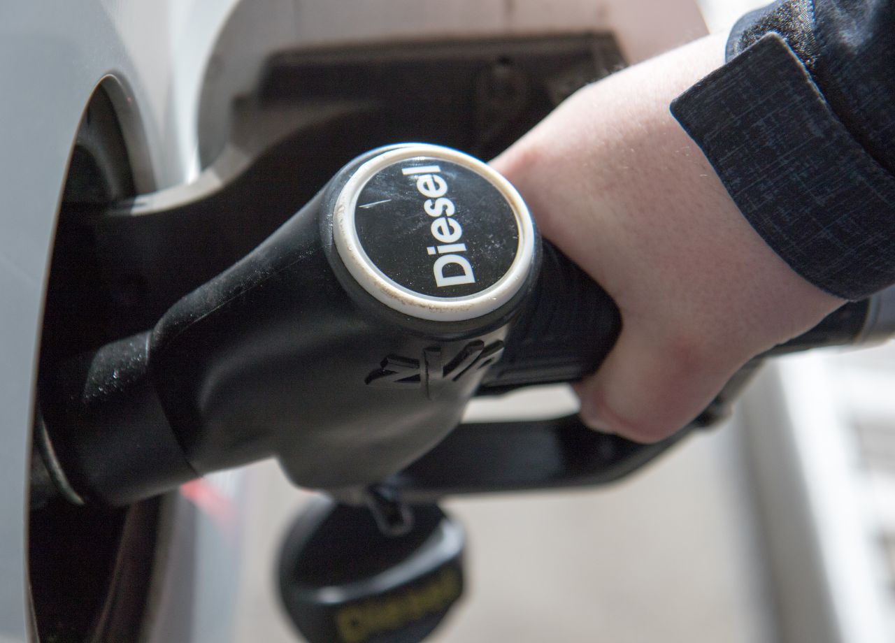 HVO-Diesel: Nachhaltig Fahren mit alten Fetten?