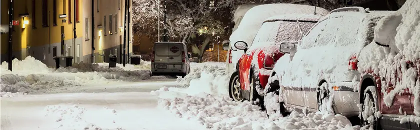 Fahren bei Glatteis & Schnee: 10 Tipps für eine sichere Fahrt!